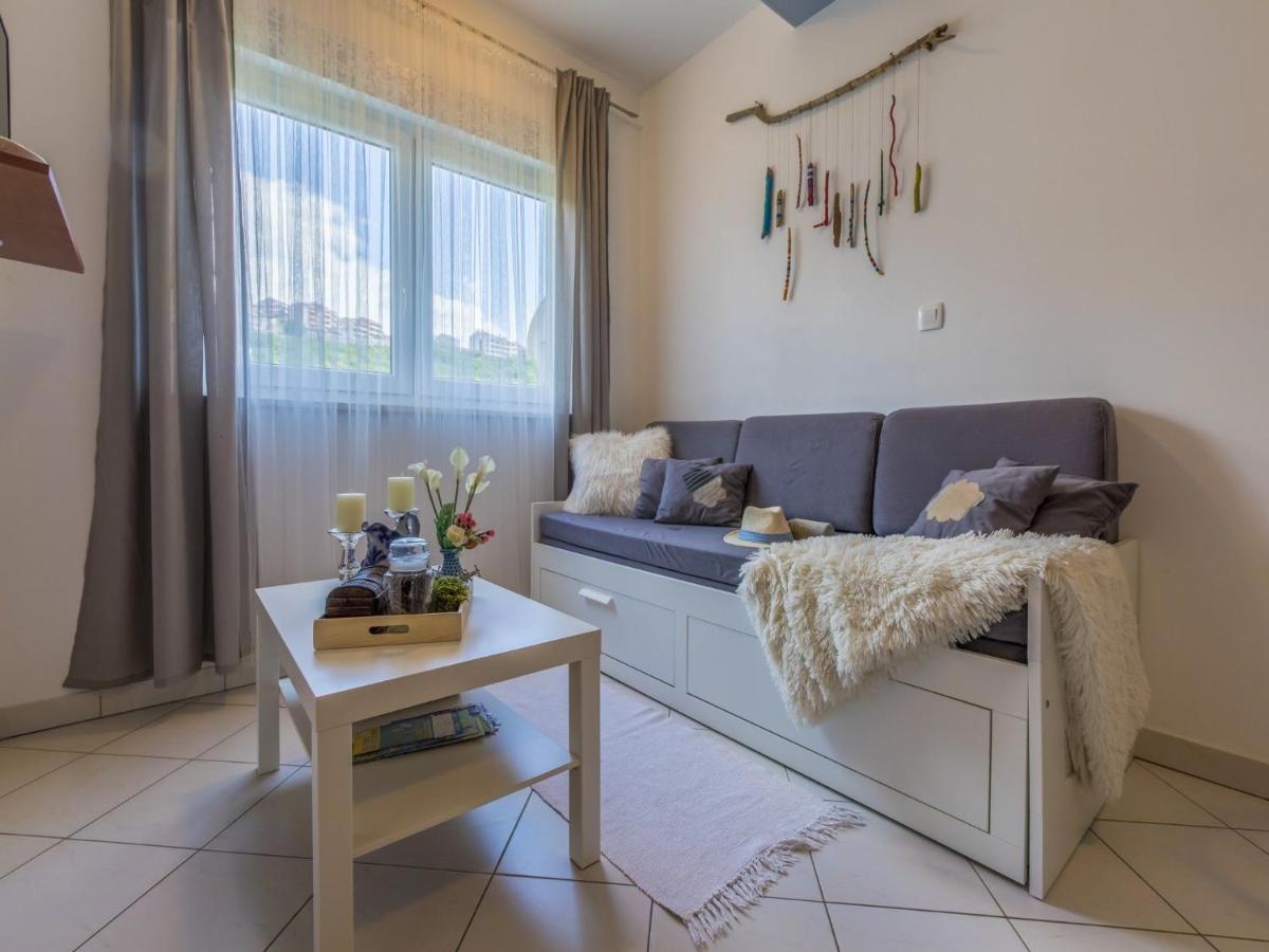 Apartments Rabbit Crikvenica Exterior foto